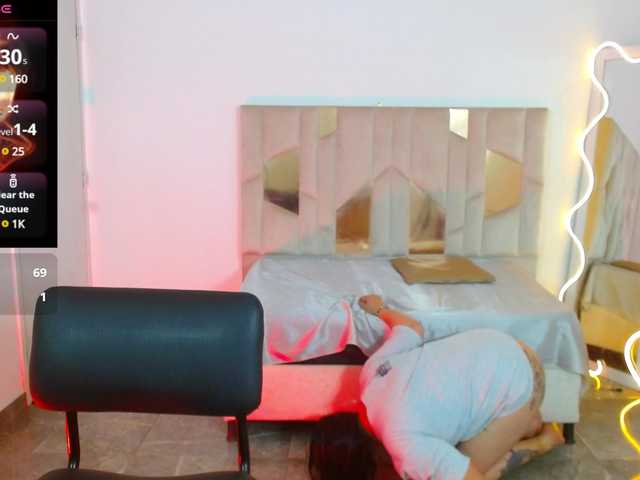 Live sex webcam photo for martina-tay #291600102