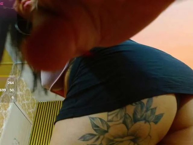 Live sex webcam photo for martina-tay #292352686