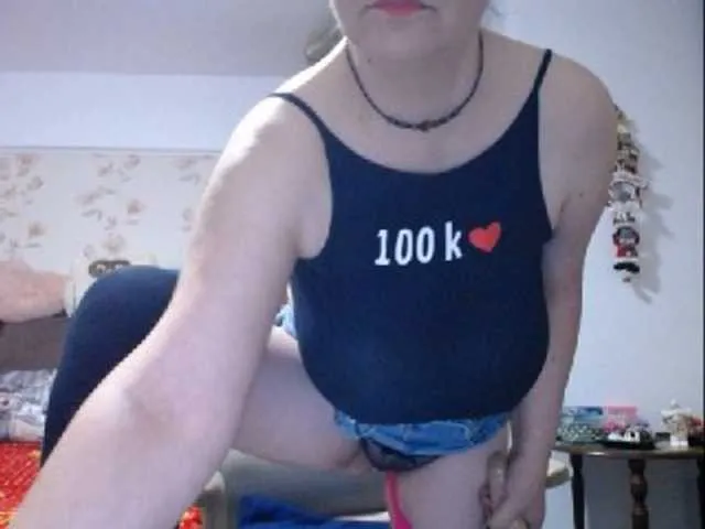 Live sex webcam photo for mary-x #276946079