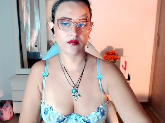 Live sex webcam photo for maryline-w #291843043