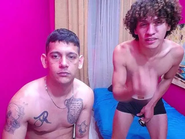 Live sex webcam photo for masterbigcock #292924476