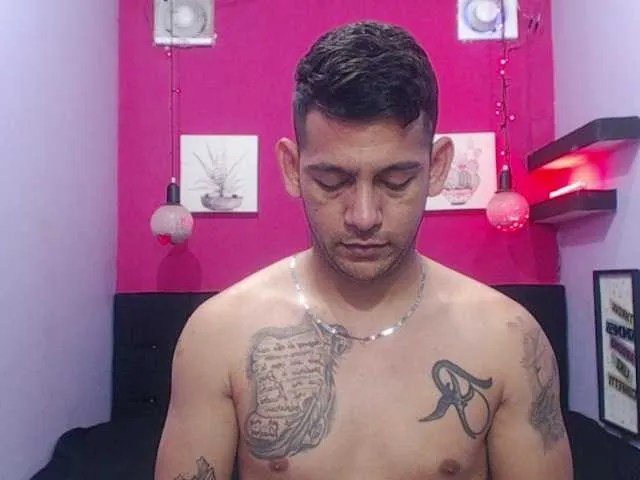 Live sex webcam photo for masterbigcock #293483827
