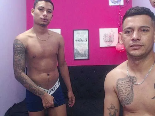 Live sex webcam photo for masterbigcock #293512321