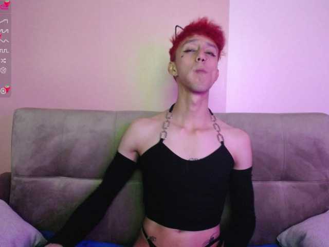 Live sex webcam photo for mathew-honey #275535470