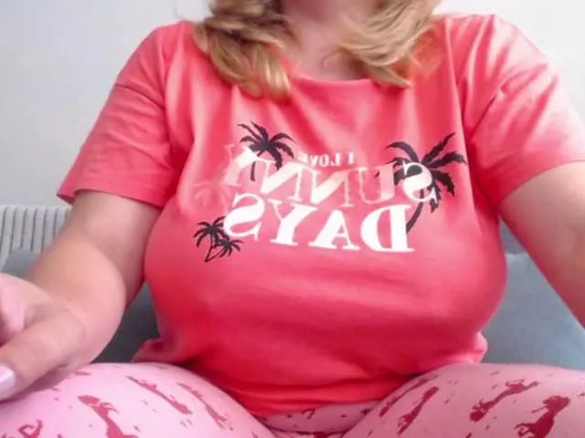 Live sex webcam photo for maturboobsbig #273743619
