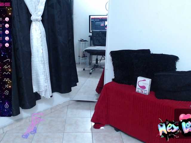 Live sex webcam photo for mature-milf #275881998