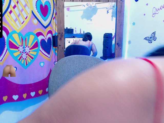 Live sex webcam photo for mature-milf #277091095