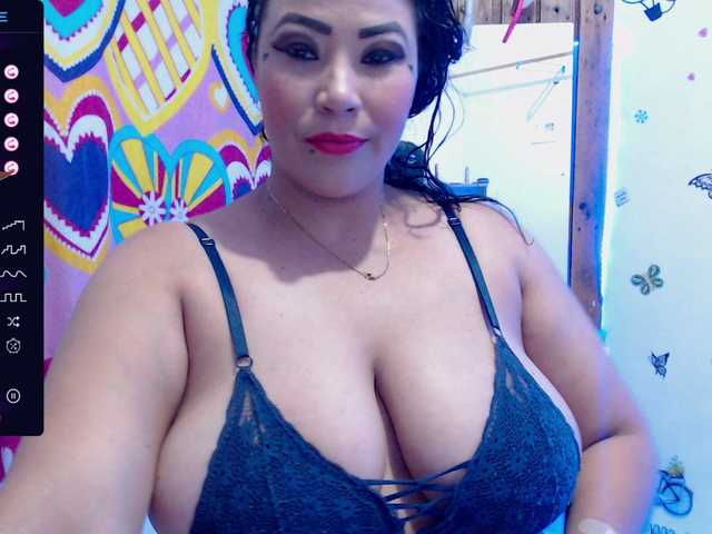 Live sex webcam photo for mature-milf #277446588