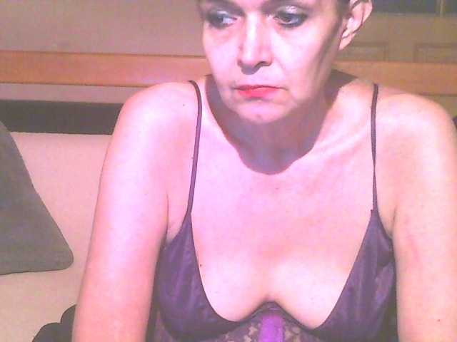 Live sex webcam photo for maturebabe01 #272179106