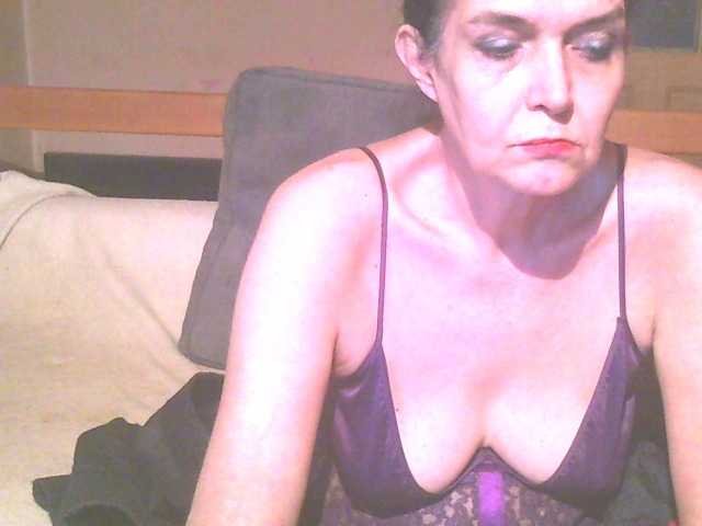 Live sex webcam photo for maturebabe01 #272423104