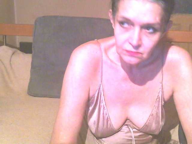 Live sex webcam photo for maturebabe01 #272555126