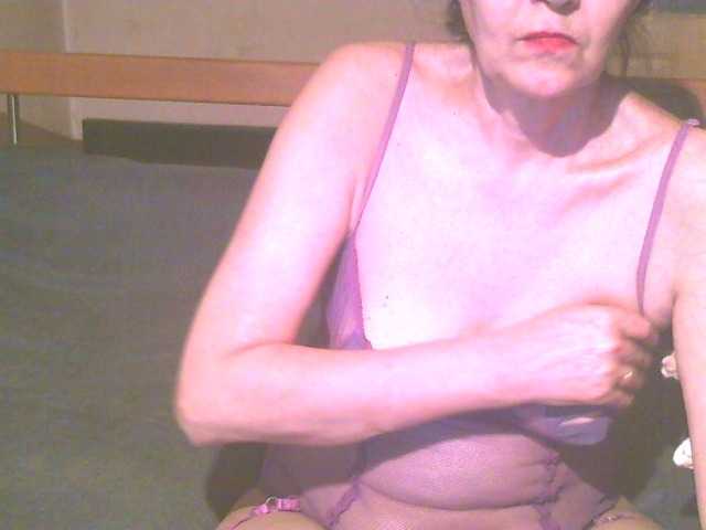 Live sex webcam photo for maturebabe01 #273093761