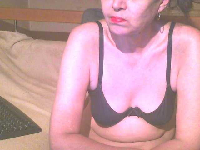 Live sex webcam photo for maturebabe01 #273415530