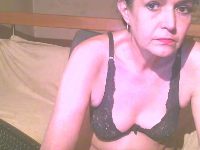 Live sex webcam photo for maturebabe01 #273475577