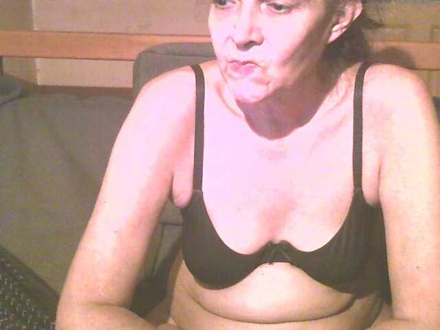 Live sex webcam photo for maturebabe01 #274504435