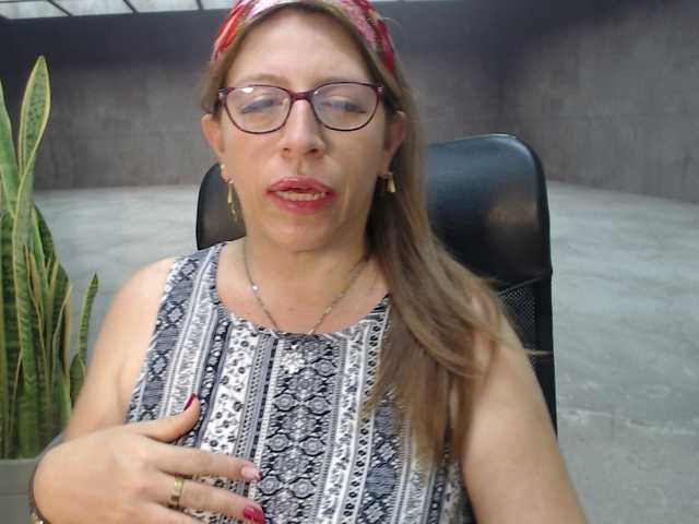 Live sex webcam photo for maturehot-1 #271841126