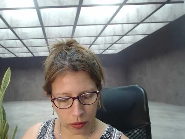 Live sex webcam photo for maturehot-1 #271847885