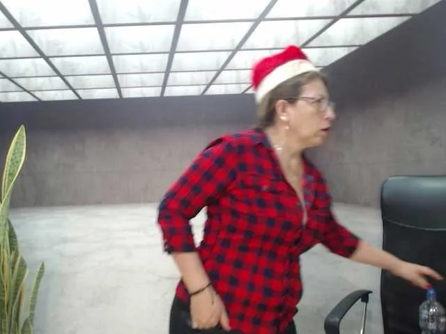 Live sex webcam photo for maturehot-1 #271854966