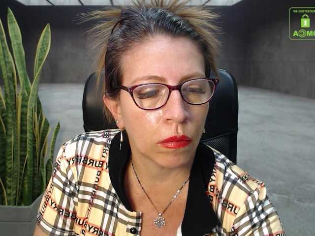 Live sex webcam photo for maturehot-1 #272062176