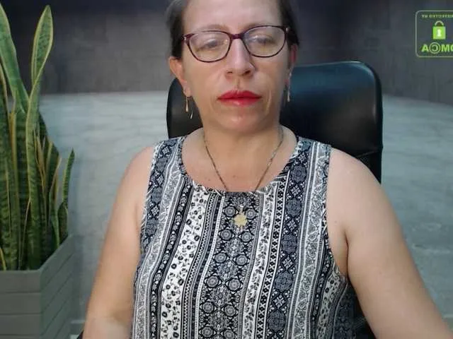 Live sex webcam photo for maturehot-1 #272067870