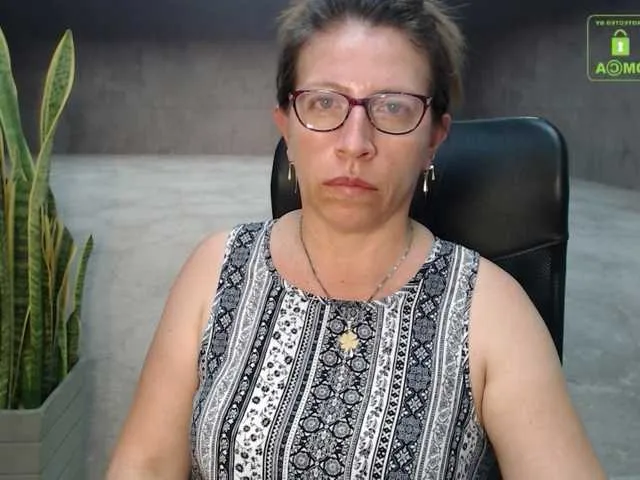 Live sex webcam photo for maturehot-1 #272075403