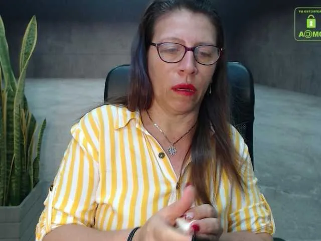 Live sex webcam photo for maturehot-1 #272082057