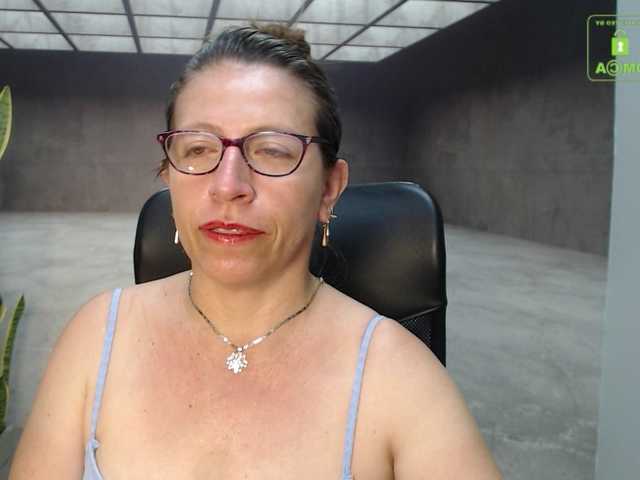 Live sex webcam photo for maturehot-1 #272110520