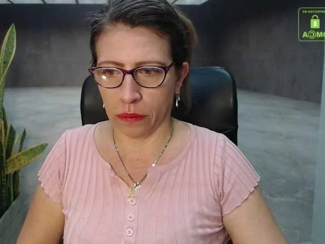 Live sex webcam photo for maturehot-1 #272146581