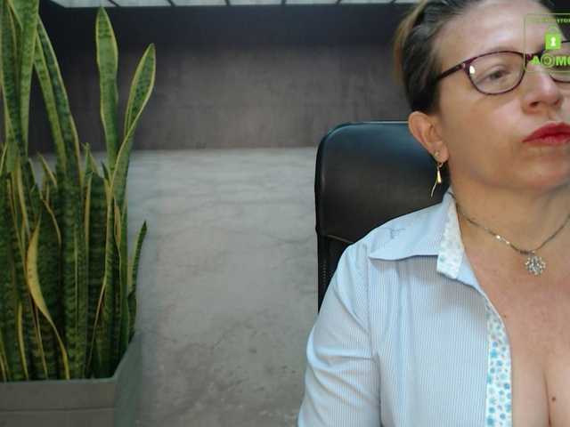 Live sex webcam photo for maturehot-1 #272226929