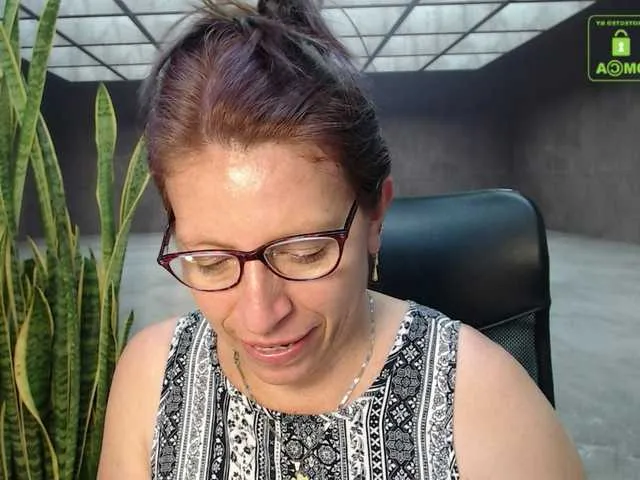 Live sex webcam photo for maturehot-1 #272297905