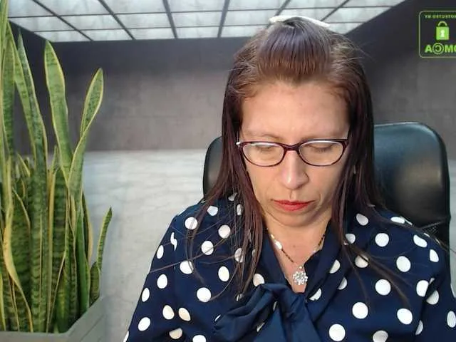 Live sex webcam photo for maturehot-1 #272343512