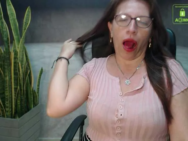 Live sex webcam photo for maturehot-1 #272380231