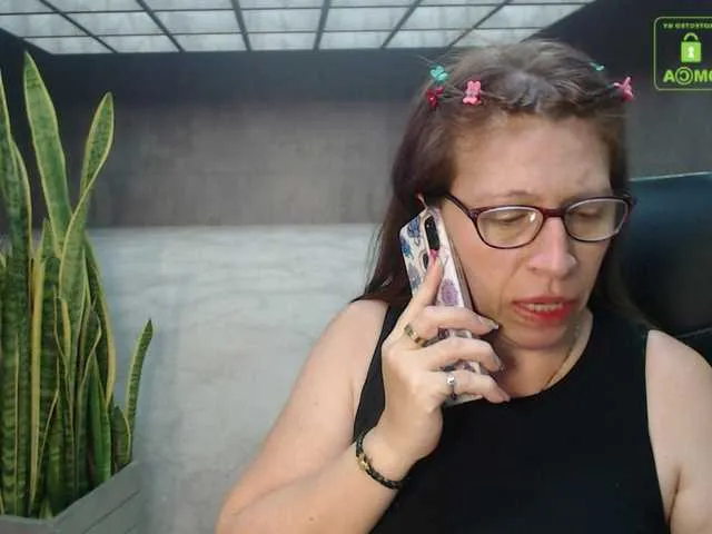 Live sex webcam photo for maturehot-1 #272389834