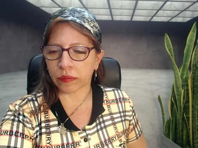 Live sex webcam photo for maturehot-1 #272499284