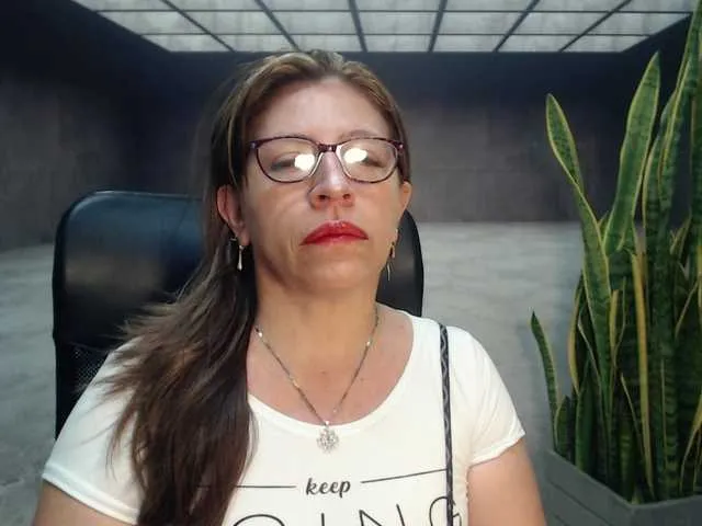 Live sex webcam photo for maturehot-1 #272584723