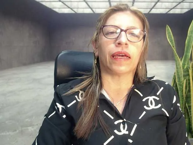 Live sex webcam photo for maturehot-1 #272596256