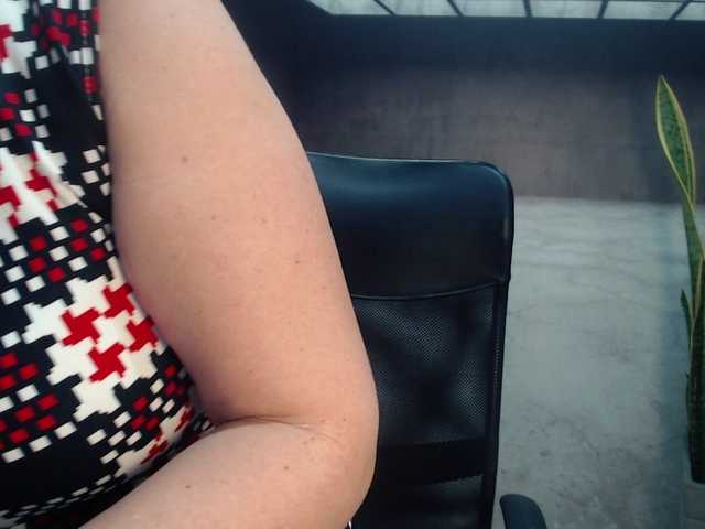 Live sex webcam photo for maturehot-1 #272726557