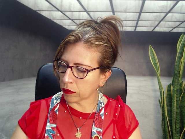 Live sex webcam photo for maturehot-1 #272743137