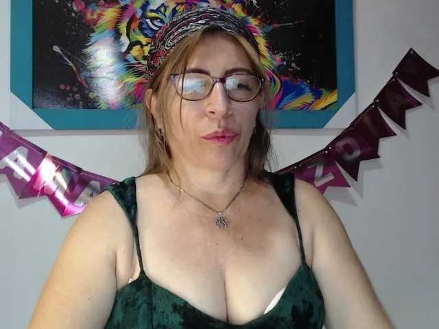 Live sex webcam photo for maturehot-1 #273357869