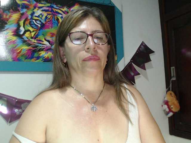 Live sex webcam photo for maturehot-1 #273455250