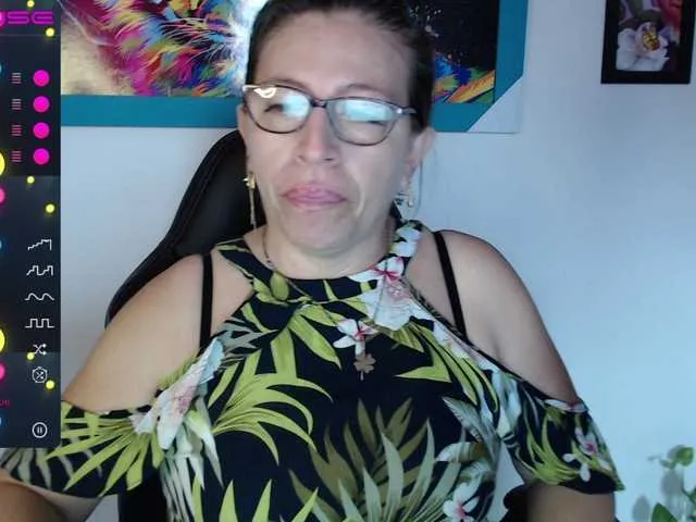 Live sex webcam photo for maturehot-1 #273886637