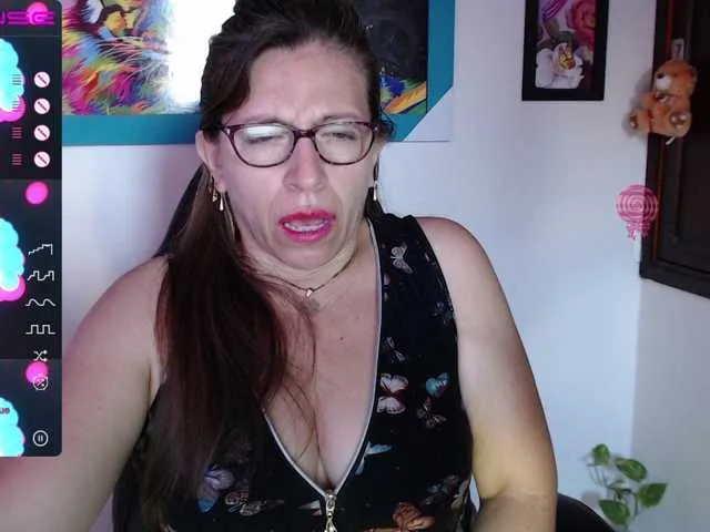 Live sex webcam photo for maturehot-1 #273931375