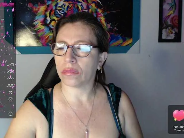 Live sex webcam photo for maturehot-1 #274238251