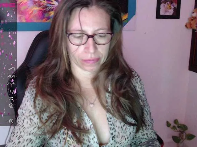 Live sex webcam photo for maturehot-1 #274330381