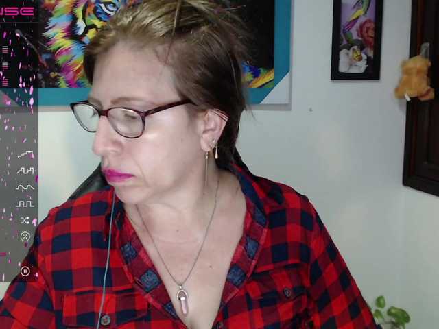 Live sex webcam photo for maturehot-1 #274407050