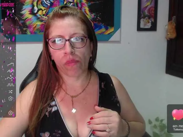 Live sex webcam photo for maturehot-1 #274527746