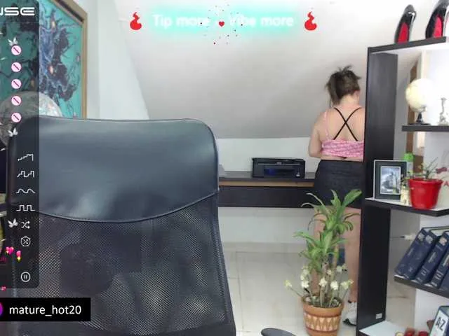 Live sex webcam photo for maturehot-1 #275633285