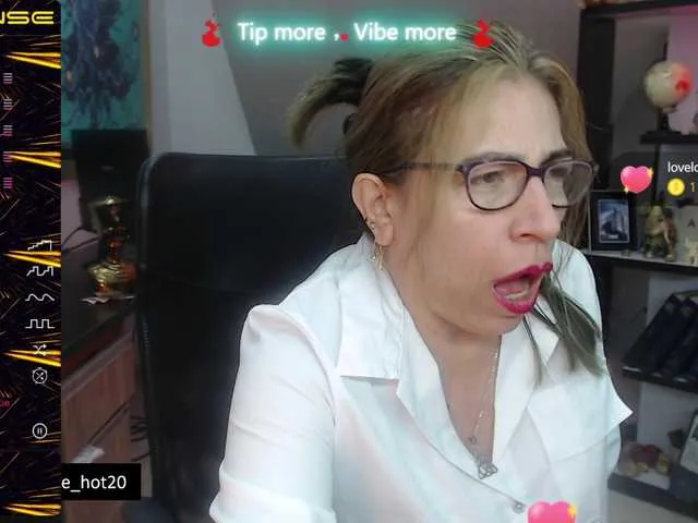 Live sex webcam photo for maturehot-1 #275714190