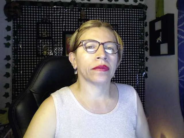 Live sex webcam photo for maturehot-1 #276298487