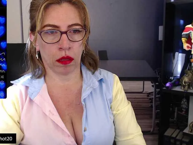 Live sex webcam photo for maturehot-1 #276391017